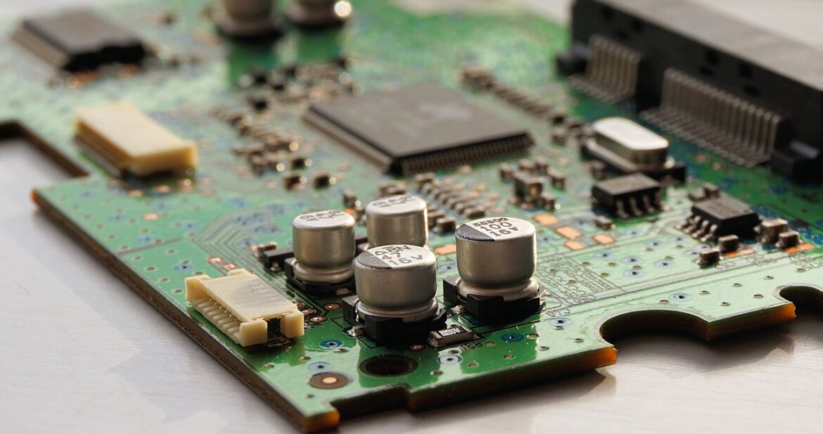 circuit-board-1429589_1280